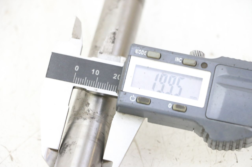 photo de ZWAARTPUNTAS ACHTERBRUG TRIUMPH SPRINT 900 (1995 - 1998) - Overzicht