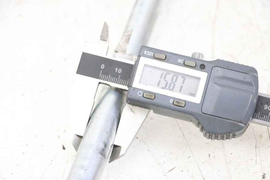 photo de ZWAARTPUNTAS ACHTERBRUG YAMAHA TDR DELTABOX 125 (1997 - 2003) - Detail van het onderdeel