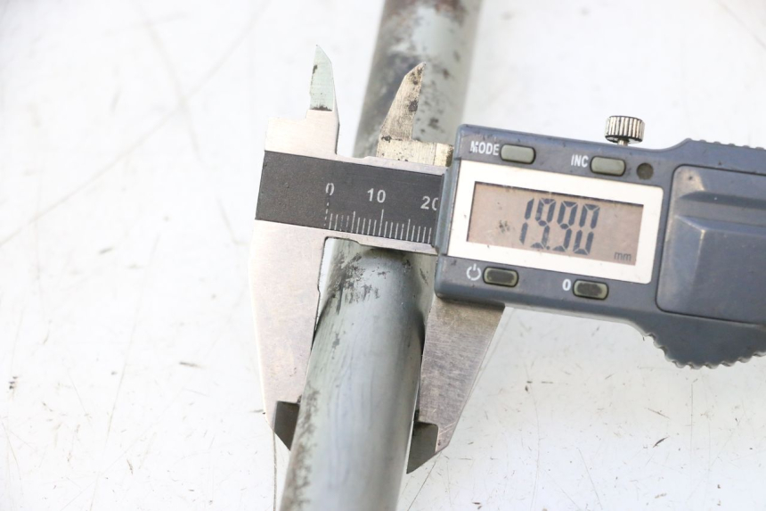 photo de ZWAARTPUNTAS ACHTERBRUG HONDA VFR FI RC46 800 (1998 - 2001) - Detail van het onderdeel