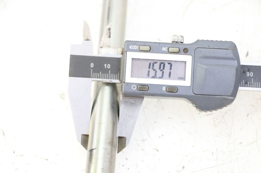 photo de ZWAARTPUNTAS ACHTERBRUG YAMAHA XJ6 ABS 600 (2008 - 2016) - Detail van het onderdeel