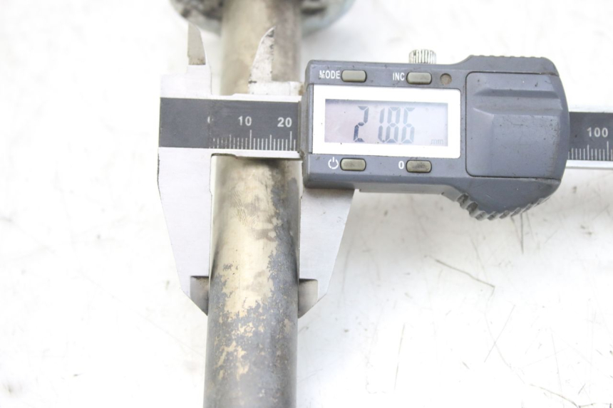 photo de ZWAARTPUNTAS ACHTERBRUG YAMAHA YZF R1 1000 (2007 - 2008) - Zoom op gebruiksstaat