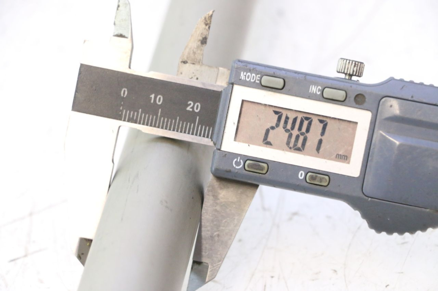 photo de AS SCHOMMELARM YAMAHA YZF R6 600 (2008 - 2009) - Technische close-up