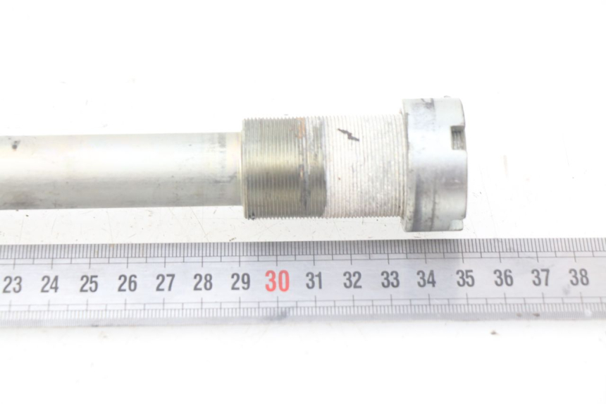 photo de ZWAARTPUNTAS ACHTERVORKARM KAWASAKI Z S 750 (2003 - 2006) - Detail van het onderdeel