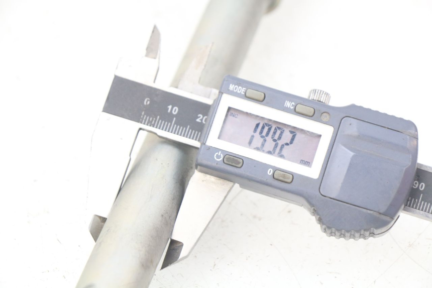 photo de ZWAARTPUNTAS ACHTERVORKARM KAWASAKI Z S 750 (2003 - 2006) - Technische close-up