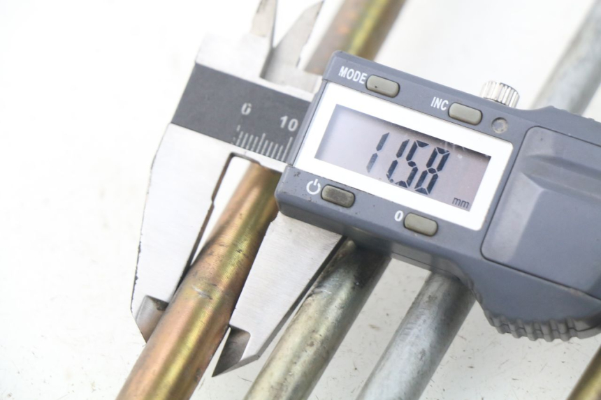 photo de MOTORENASSEN MV AGUSTA BRUTALE R WALLY 910 (2008 - 2008) - Technische close-up