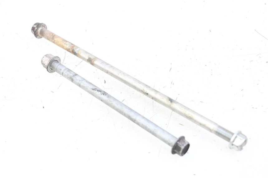 photo de MOTORENASSEN SUZUKI GSR 750 (2011 - 2017) - Bevestigingspunten