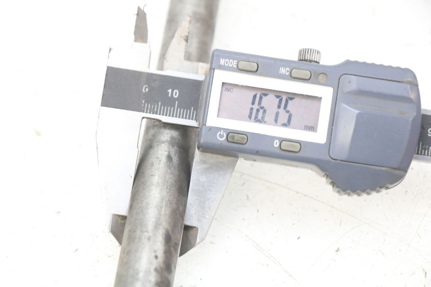 photo de ACHTERWIELAS ROYAL ENFIELD BULLET CLASSIC 500 (2017 - 2020) - Detail van het onderdeel