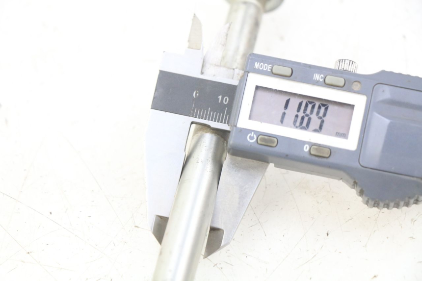 photo de ACHTERWIELAS HONDA CRF CR-F 125 (2022 - 2023) - Detail van het onderdeel