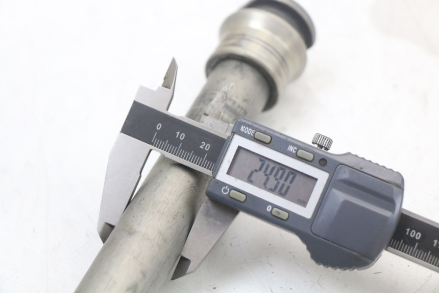 photo de ACHTERWIELAS HONDA CRF R 250 (2020 - 2021) - Technische close-up