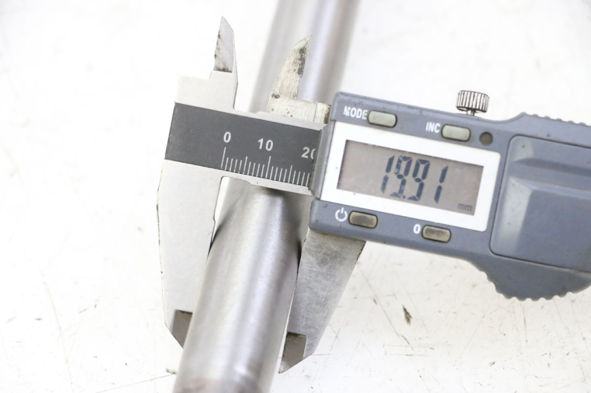 photo de ACHTERWIELAS YAMAHA FJ 36Y 1100 (1984 - 1985) - Detail van het onderdeel