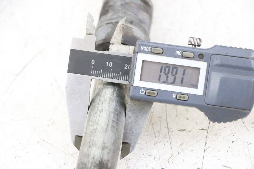 photo de ACHTERWIELAS HONDA VT C2 SHADOW 750 (1997 - 2001) - Zoom op gebruiksstaat