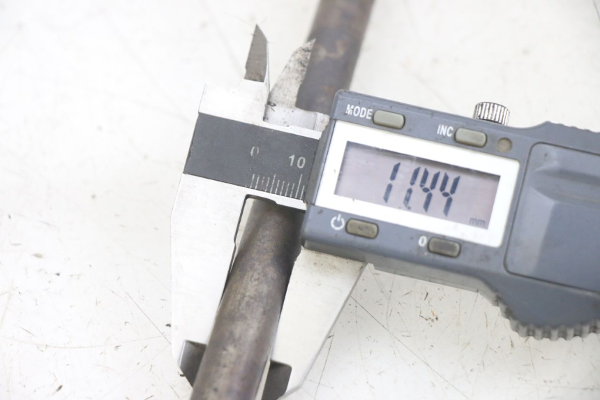 photo de ACHTERWIELAS GILERA RK 50 (1996 - 1999) - Detail van het onderdeel