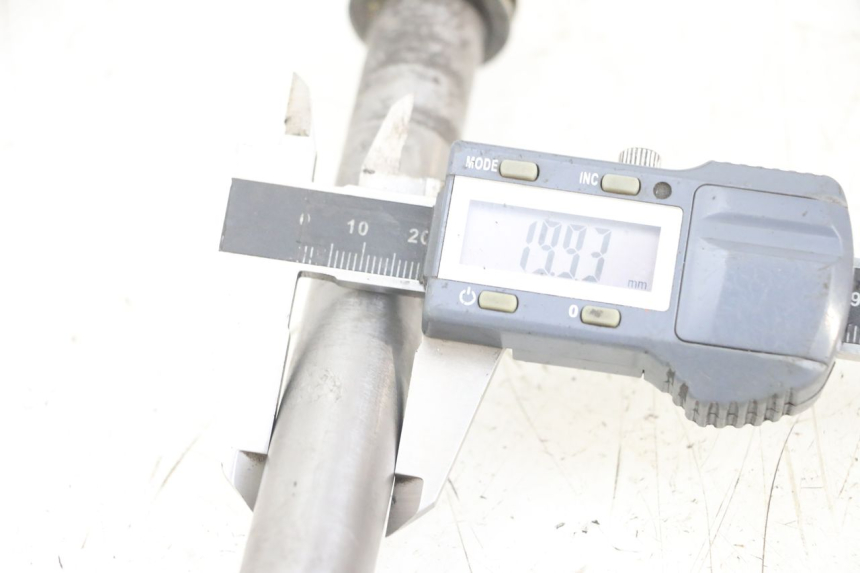 photo de ACHTERWIELAS TRIUMPH SPEED TRIPLE T301 900 (1994 - 1996) - Andere kijkhoek