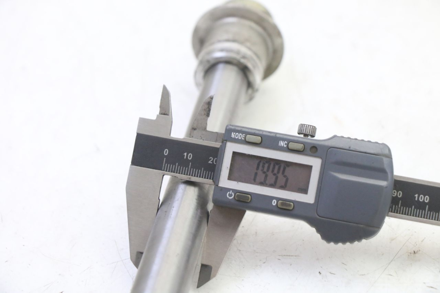 photo de ACHTERWIELAS TRIUMPH SPRINT 900 (1995 - 1998) - Technische close-up