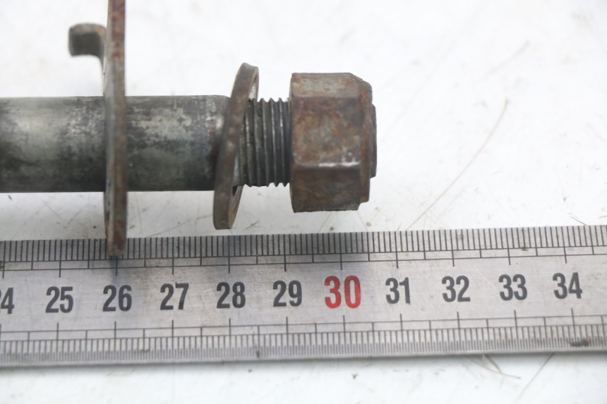 photo de ACHTERWIELAS SUZUKI GS F 500 (2004 - 2007) - Andere kijkhoek