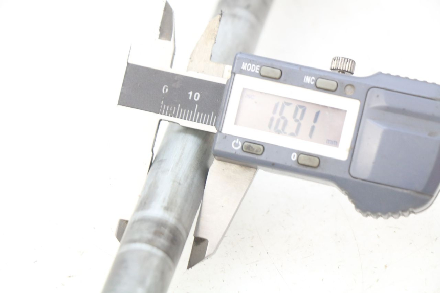 photo de ACHTERWIELAS SUZUKI SV N 650 (1999 - 2002) - Andere kijkhoek