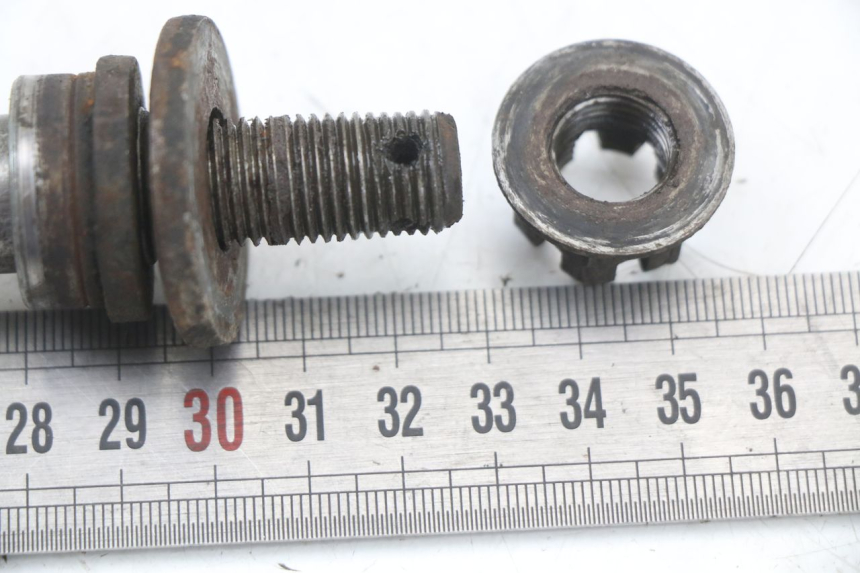 photo de ACHTERWIELAS YAMAHA XJ F 900 (1983 - 1994) - Zoom op gebruiksstaat