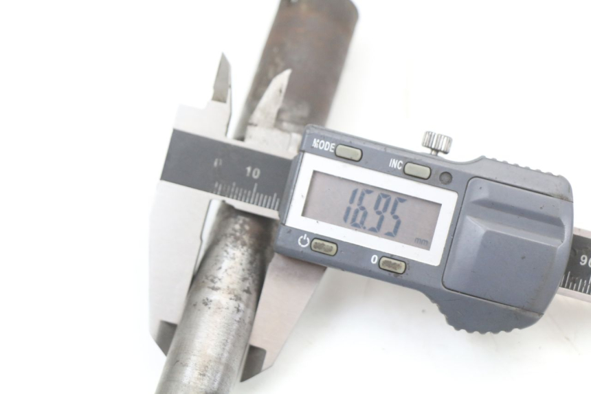 photo de ACHTERWIELAS YAMAHA XJ F 900 (1983 - 1994) - Technische close-up