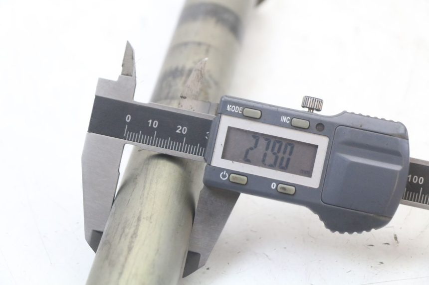 photo de ACHTERWIELAS YAMAHA FZ1 FAZER 1000 (2007 - 2009) - Technische close-up