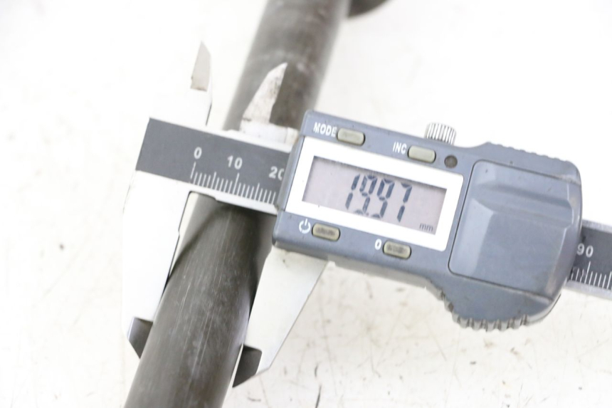 photo de ACHTERWIELAS YAMAHA FZS FAZER 600 (2001 - 2003) - Detail van het onderdeel