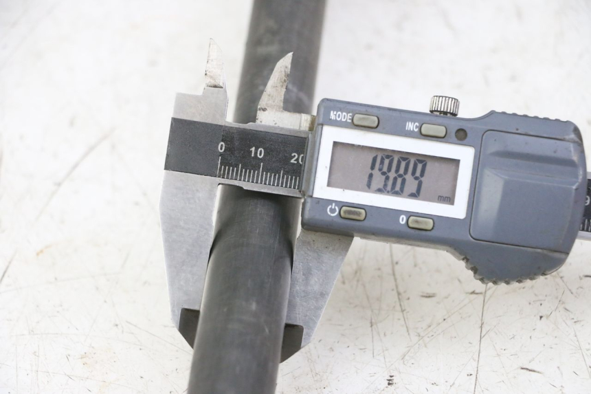 photo de ACHTERWIELAS YAMAHA FZS FAZER 600 (2001 - 2003) - Andere kijkhoek