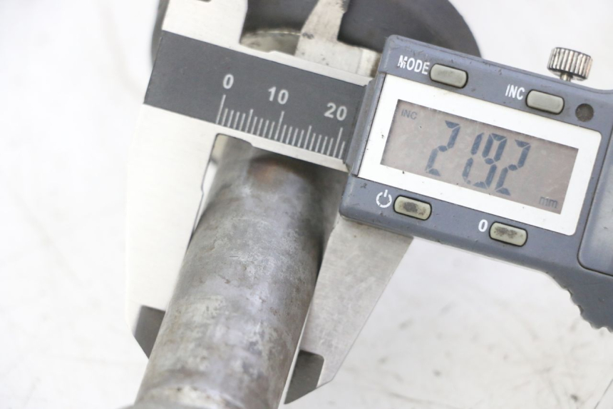 photo de ACHTERWIELAS YAMAHA YZ-F YZF 250 (2007 - 2013) - Detail van het onderdeel