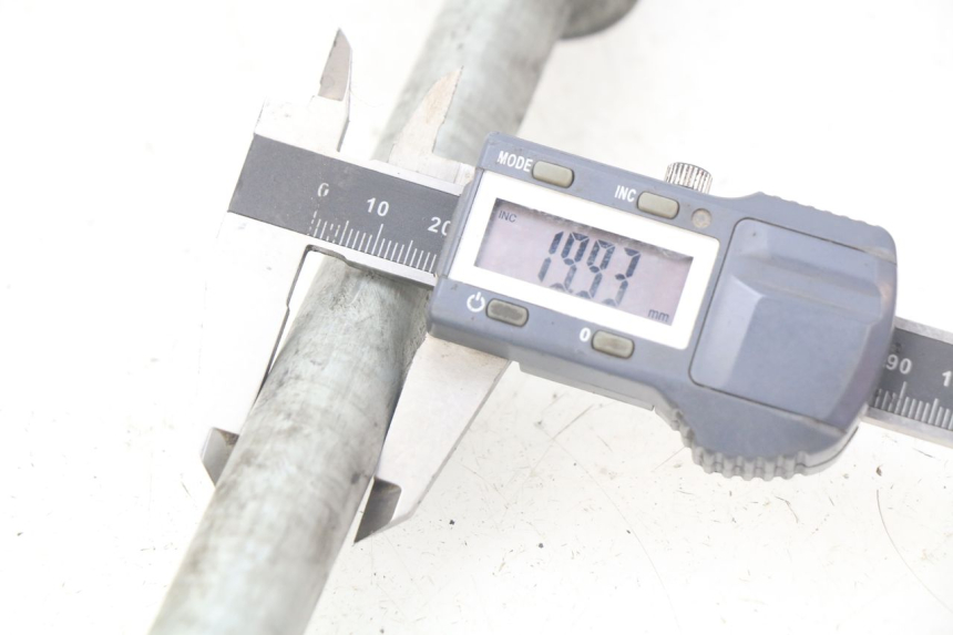 photo de ACHTERWIELAS KAWASAKI Z S 750 (2003 - 2006) - Zoom op gebruiksstaat