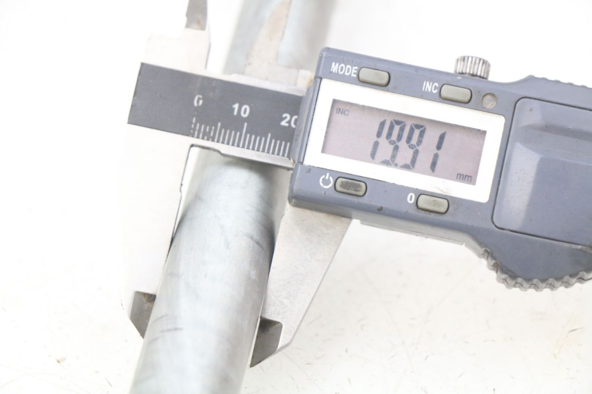 photo de ACHTERWIELAS KAWASAKI ZR7 ZR-7 S 750 (1999 - 2004) - Andere kijkhoek