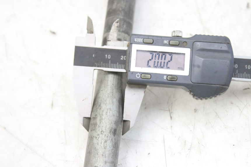 photo de ACHTERWIELAS KAWASAKI ZX-6R ZX6R 600 (1995 - 1997) - Zoom op gebruiksstaat