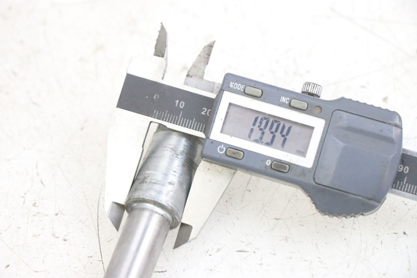 photo de VOORWIELAS HONDA CA REBEL 125 (1995 - 2001) - Andere kijkhoek