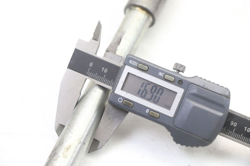 photo de VOORWIELAS KAWASAKI ZR7 ZR-7 S 750 (1999 - 2004) - Technische close-up