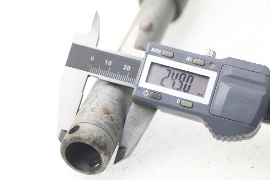 photo de VOORWIELAS HONDA NSS EX FORZA 250 (2005 - 2013) - Bevestigingspunten