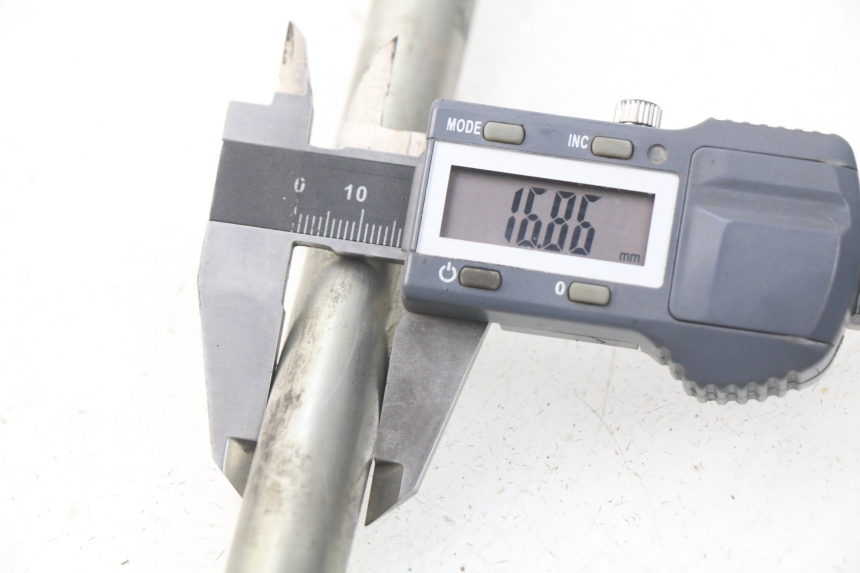 photo de VOORWIELAS PEUGEOT SATELIS 500 (2007 - 2013) - Andere kijkhoek