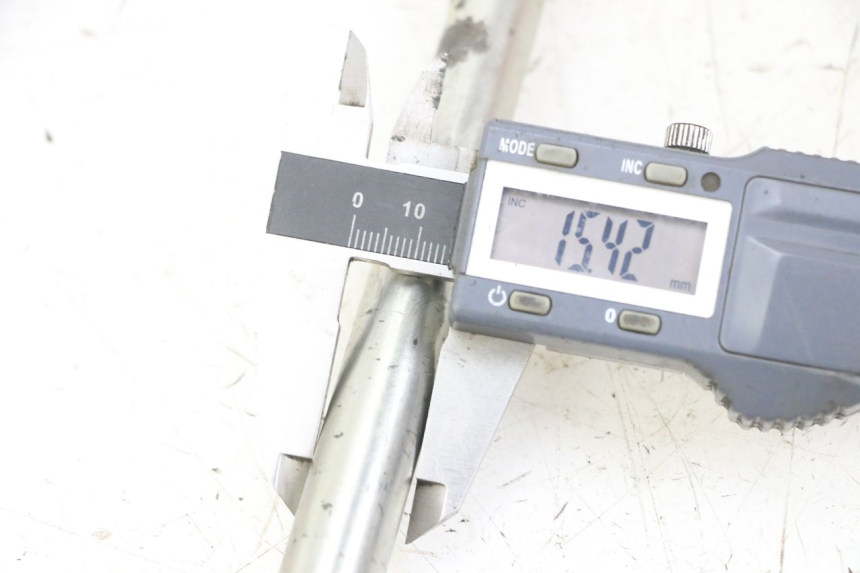 photo de VOORWIELAS PEUGEOT SATELIS 125 (2013 - 2018) - Zoom op gebruiksstaat