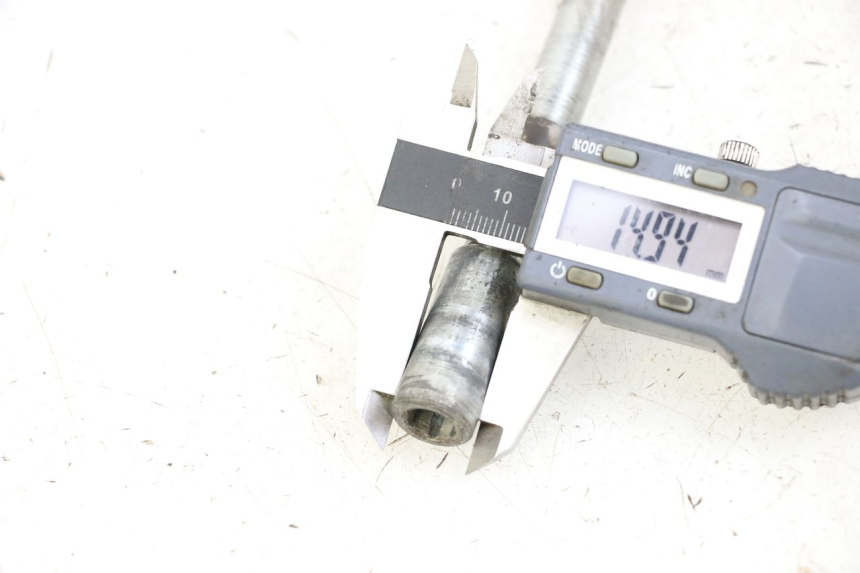 photo de VOORWIELAS APRILIA SCARABEO 100 (2003 - 2012) - Detail van het onderdeel