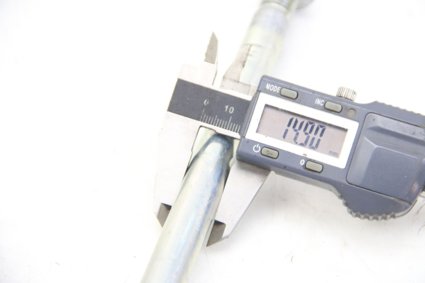 photo de VOORWIELAS SUZUKI SIXTEEN 125 (2008 - 2010) - Andere kijkhoek