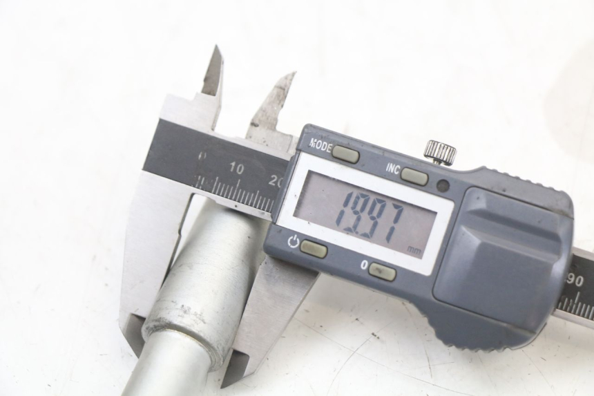 photo de VOORWIELAS APRILIA SR MOTARD 50 (2012 - 2018) - Andere kijkhoek