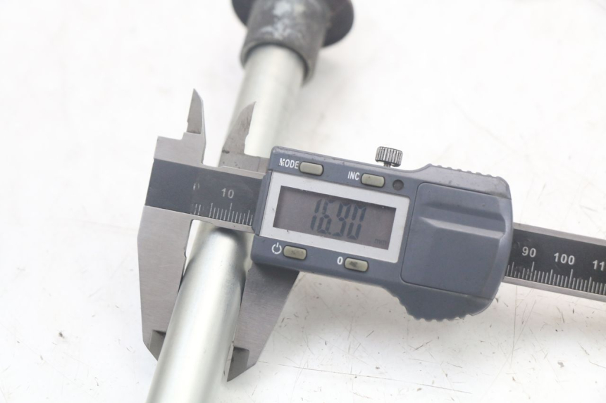 photo de VOORWIELAS SUZUKI SV N 650 (1999 - 2002) - Zoom op gebruiksstaat