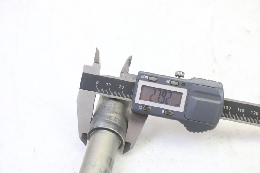 photo de VOORWIELAS YAMAHA TDM ABS 900 (2002 - 2014) - Technische close-up