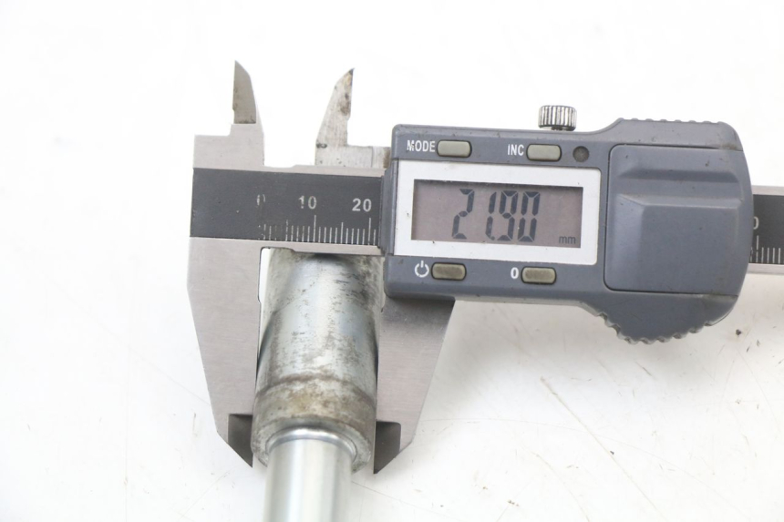 photo de VOORWIELAS SUZUKI VL INTRUDER 125 (2004 - 2007) - Andere kijkhoek