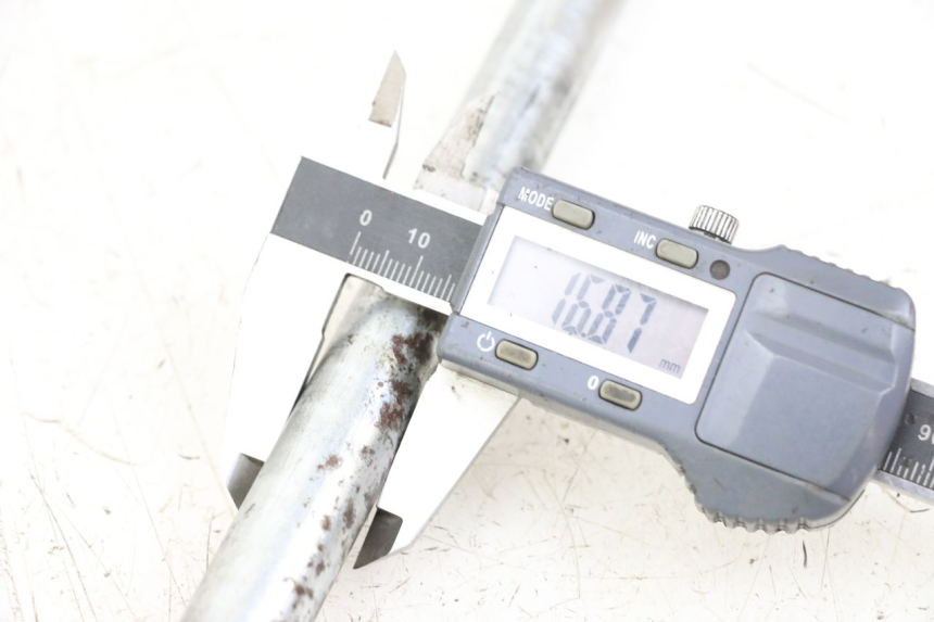 photo de VOORWIELAS YAMAHA XVS DRAG STAR DRAGSTAR 650 (1997 - 2007) - Technische close-up