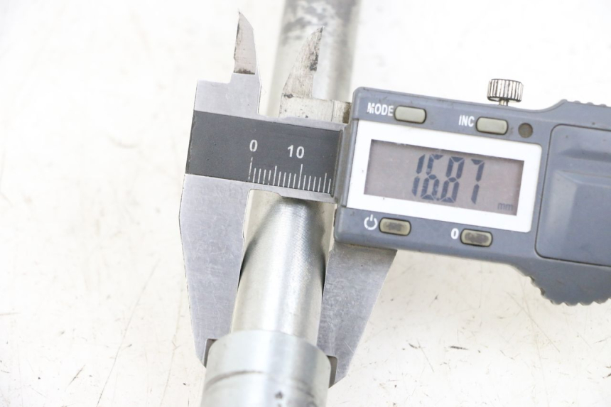 photo de VOORWIELAS KAWASAKI ZR 7 750 (1999 - 2004) - Andere kijkhoek