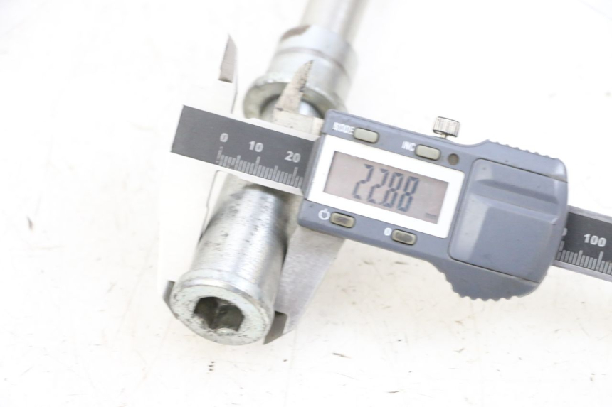 photo de VOORWIELAS KAWASAKI ZR 7 750 (1999 - 2004) - Technische close-up