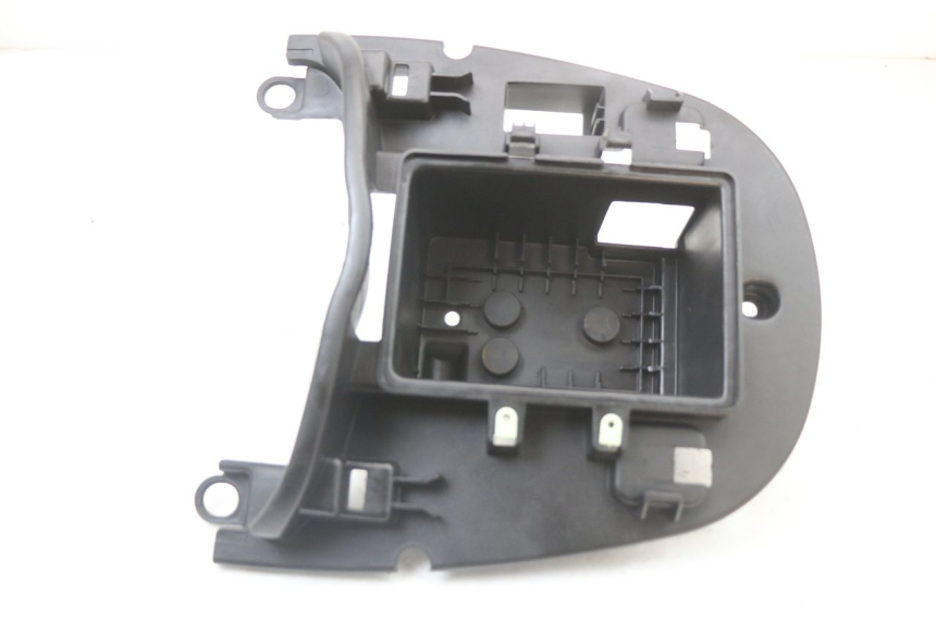 photo de ACCUBAK PEUGEOT DJANGO 125 (2014 - 2017) - Detail van het onderdeel