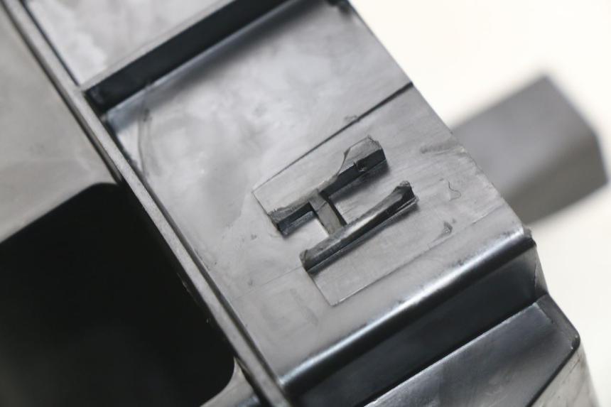 photo de ACCUBAK PEUGEOT SATELIS 125 (2006 - 2009) - Detail van het onderdeel