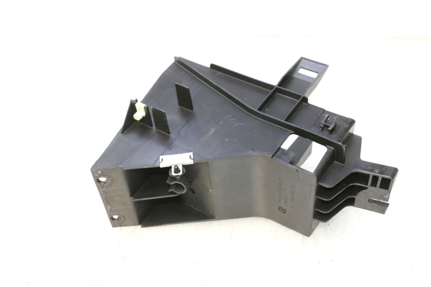 photo de ACCUBAK PEUGEOT SATELIS 125 (2013 - 2018) - Detail van het onderdeel