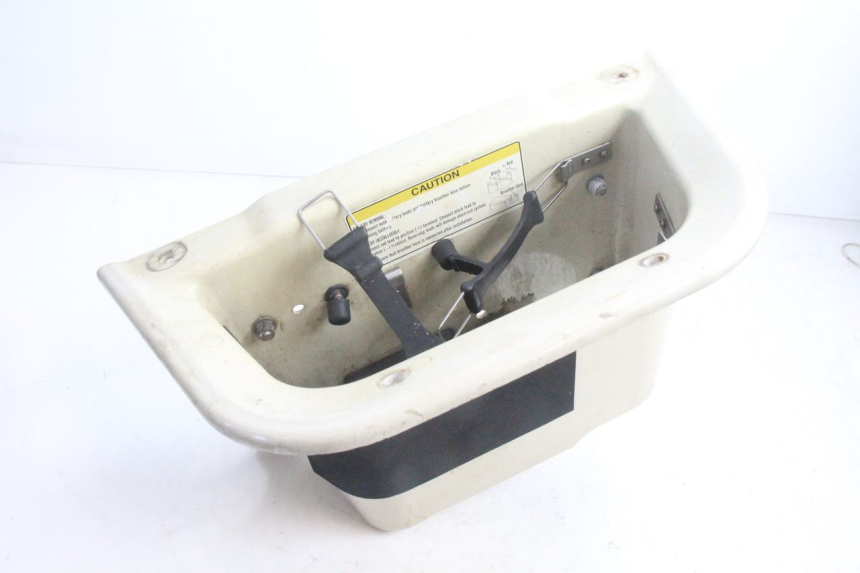 photo de BATTERIJDOOS YAMAHA WAVE RUNNER GP R 1200 (2000 - 2003) - Detail van het onderdeel