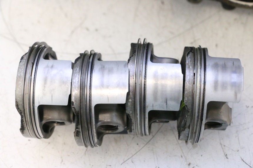 photo de ONDERSTE MOTOR YAMAHA YZF R6 600 (2008 - 2009) - Focus op structuur