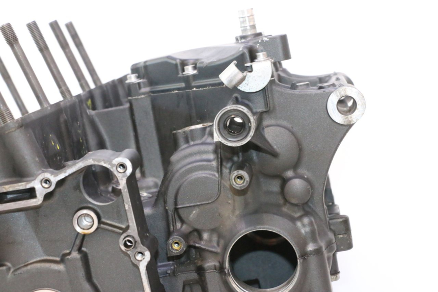 photo de ONDERSTE MOTOR YAMAHA YZF R6 600 (2008 - 2009) - Andere kijkhoek