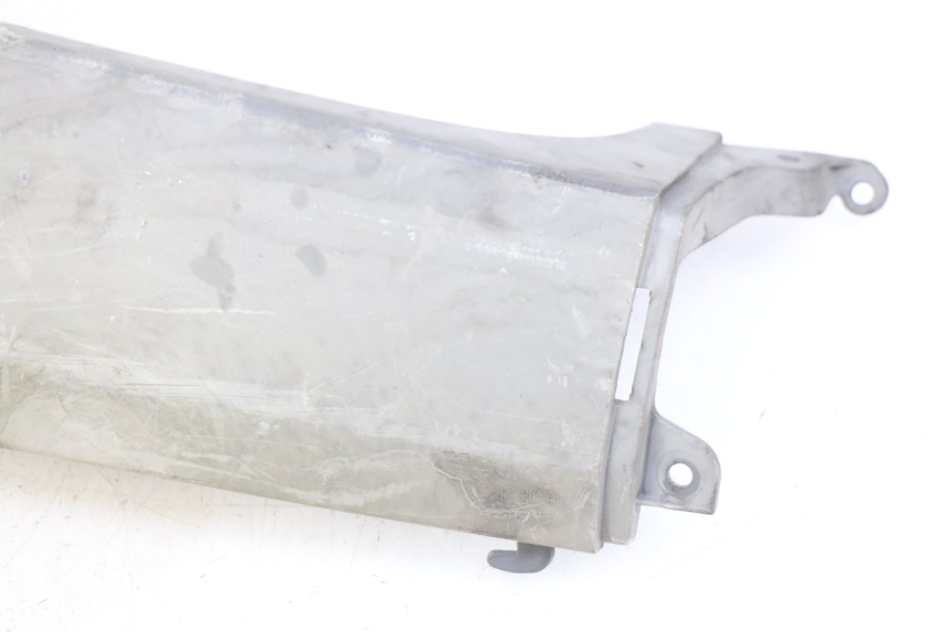 photo de rechter achterzijscherm onderzijde HONDA FES PANTHEON 2T 125 (1998 - 2002) - Andere kijkhoek